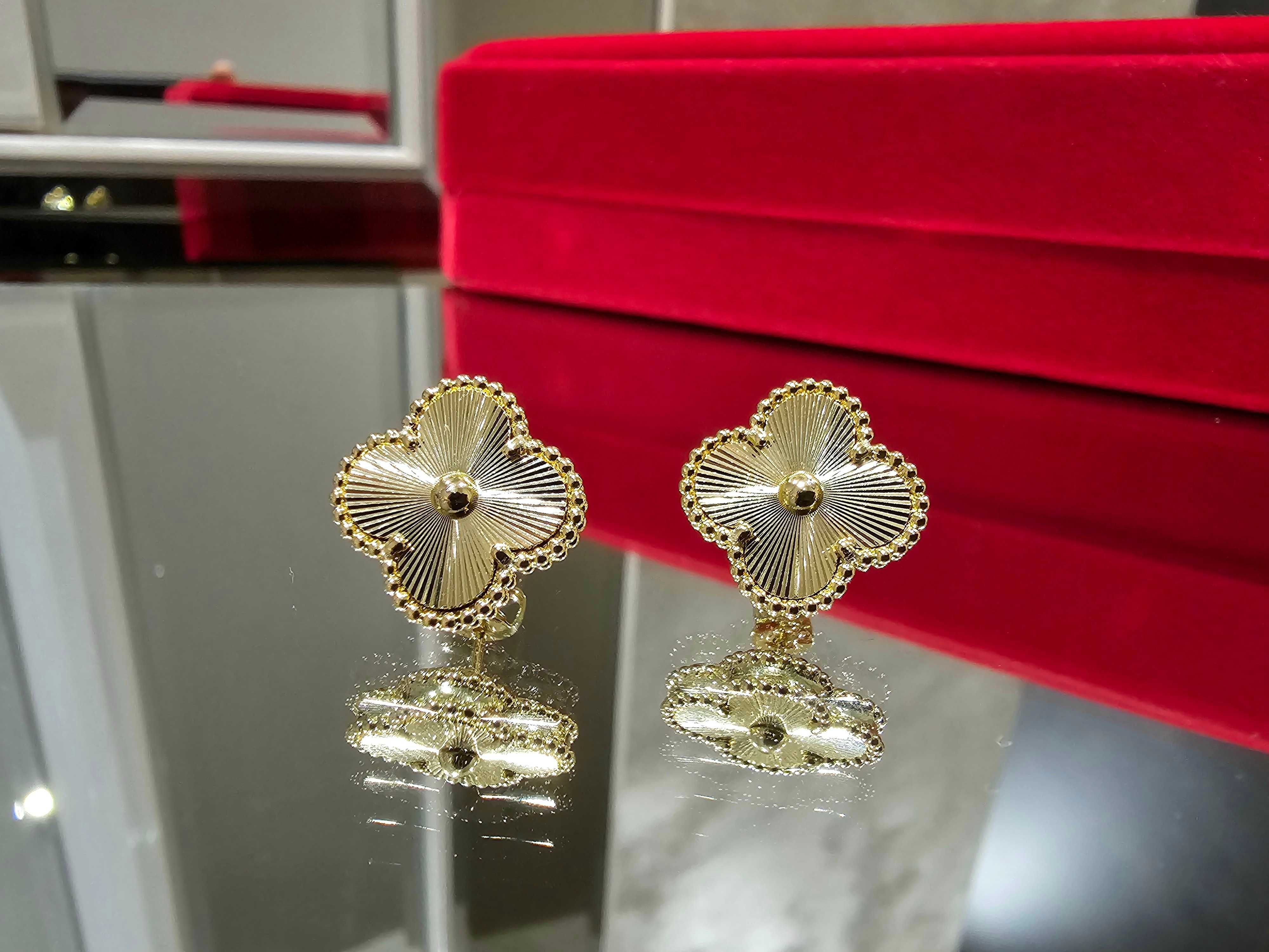 Van Cleef & Arpels VCA Gold Vintage Alhambra Clover Дамски Обеци