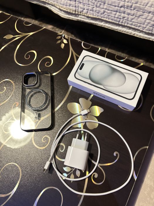 Продава се iphone 15 128 gb