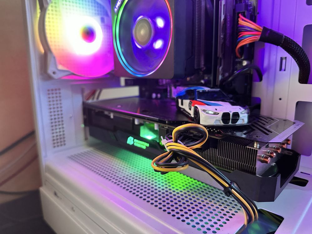 Перфектен компютър AMD Ryzen 5  RX 5700XT 8GB