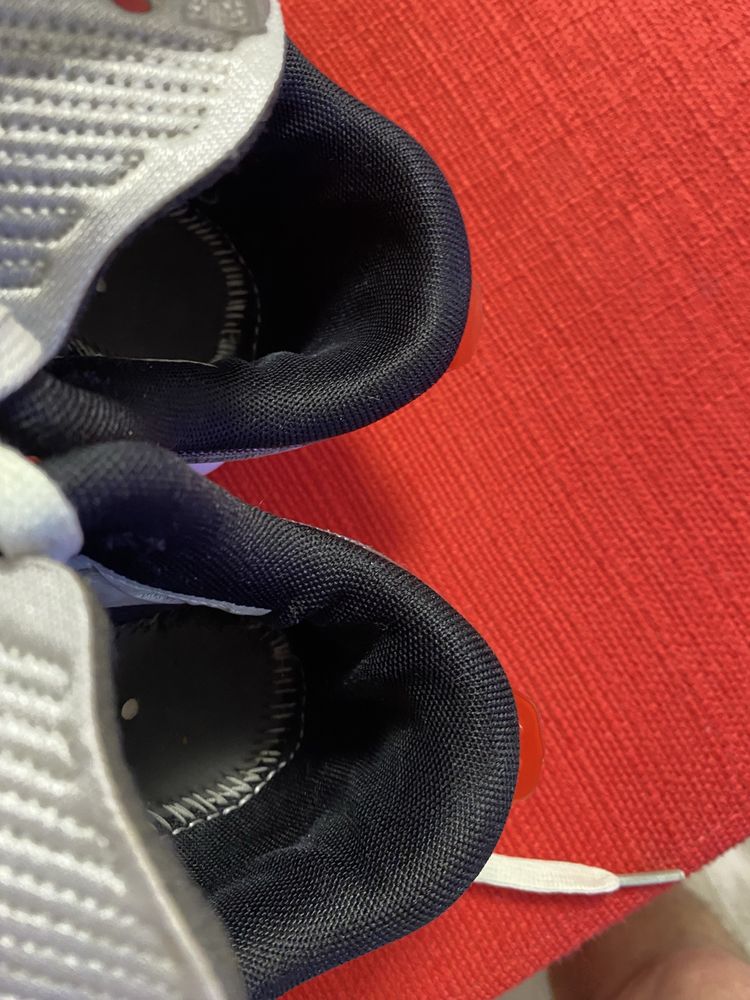 De vanzare adidasi jordan nr 39,5