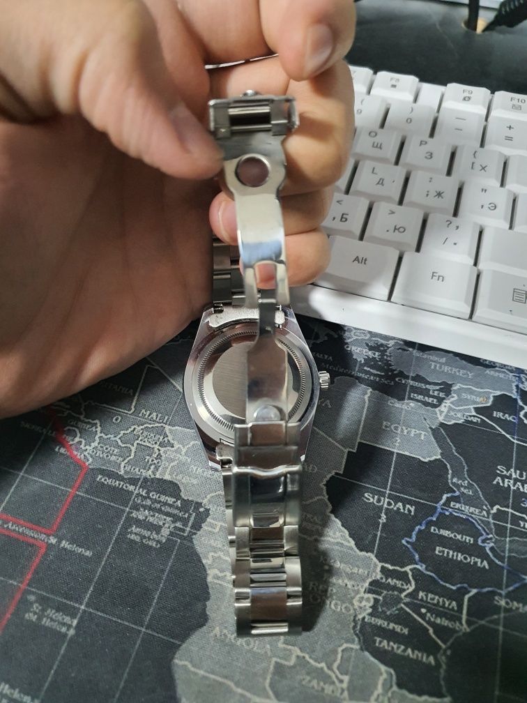 Rolex oyster perpetual sotiladi
