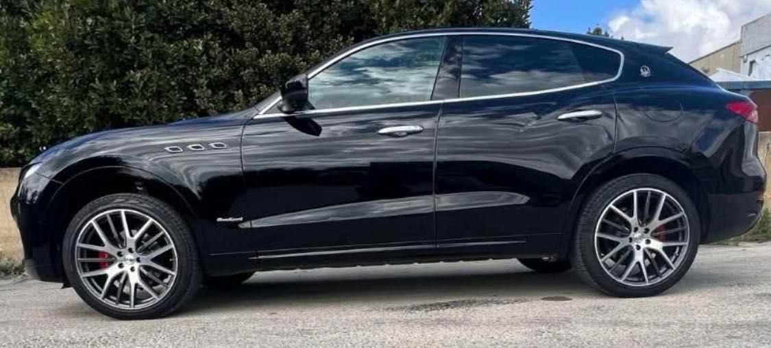 Vând Maserati 2020