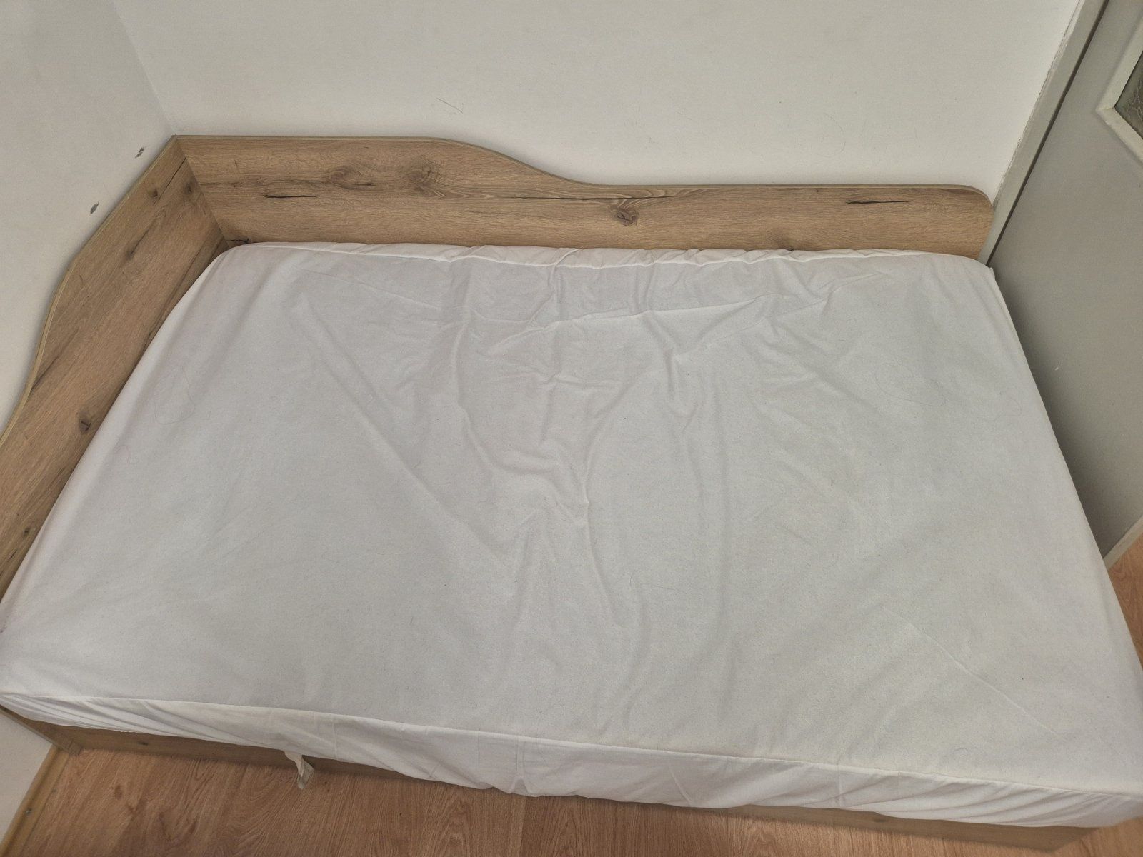Легло с размер 120×200 с повдигащ механизъм