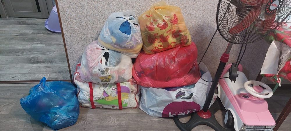 Продам детские вещи