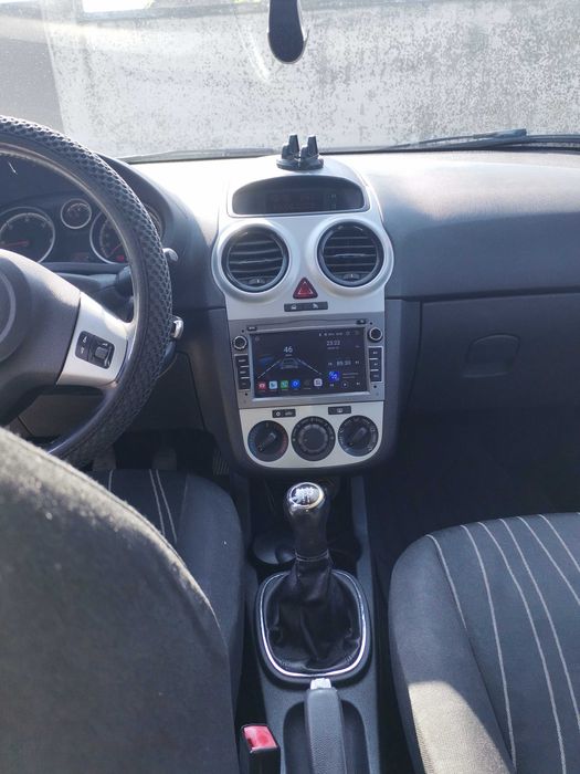 Vând Opel Corsa D, an 2010, capacitate 1.3 diesel - Înmatriculată