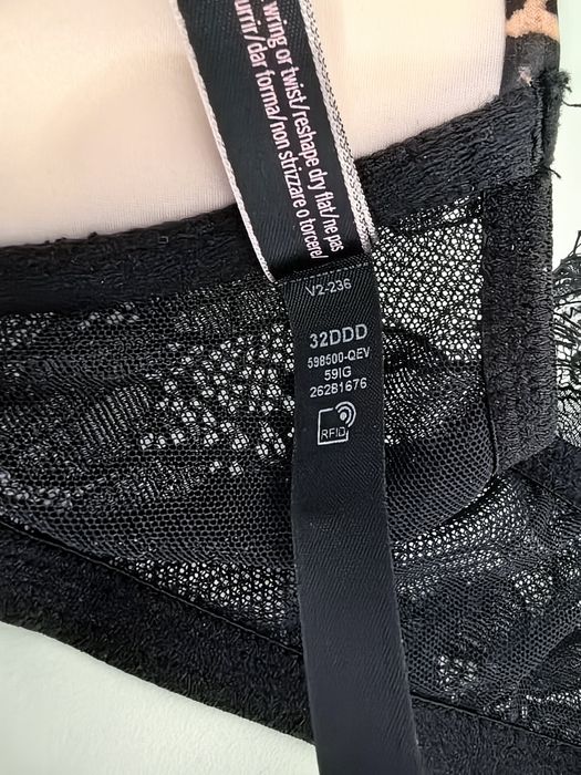 Sutien Victoria's Secret mărimea 70 D