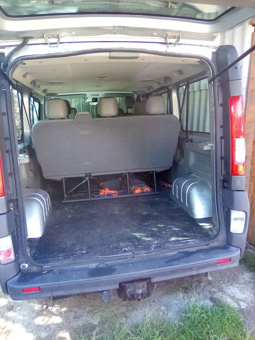 Vând opel vivaro
