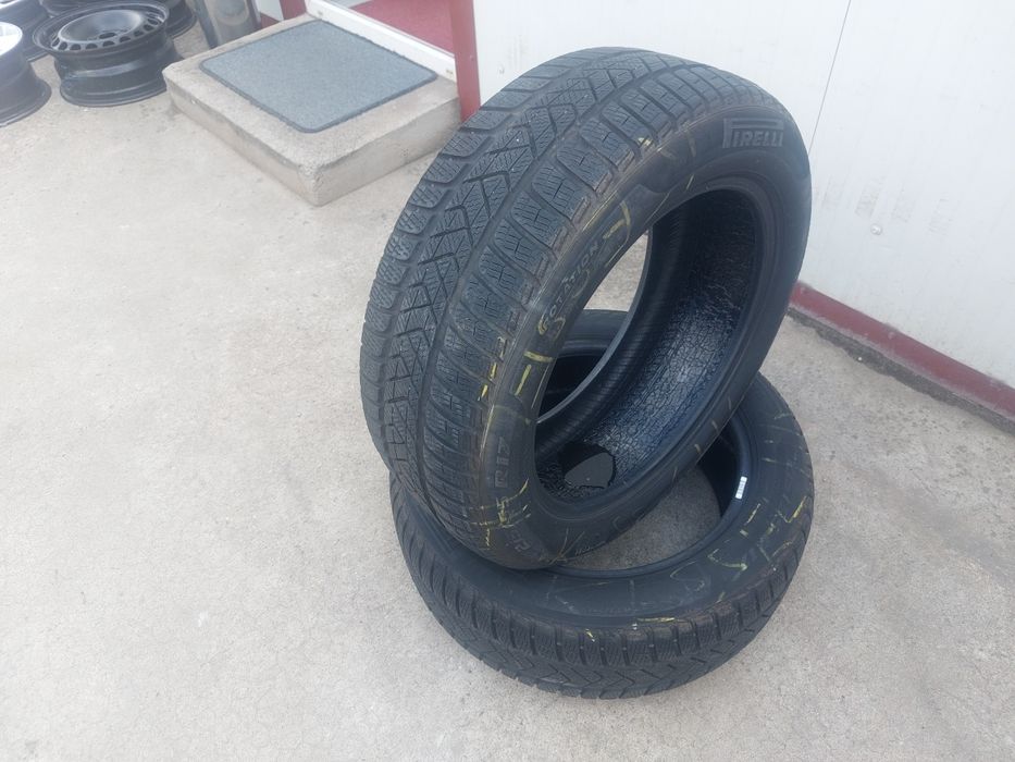 135 lei bucata! Doua anvelope M+S/IARNA 215 55 17 Pirelli! 7 mm