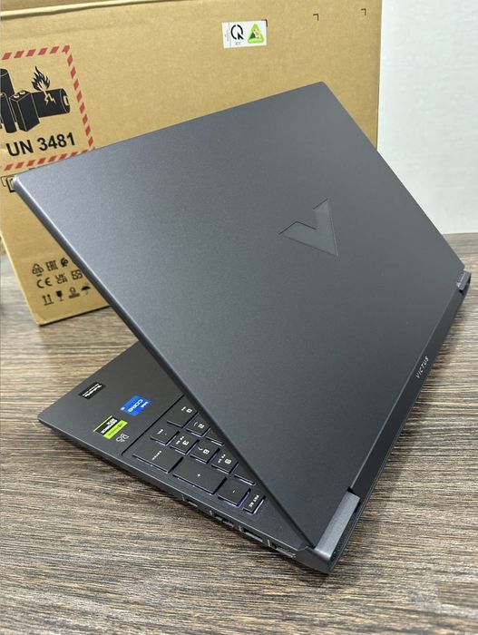 HP Victus Gaming 32/4TB
