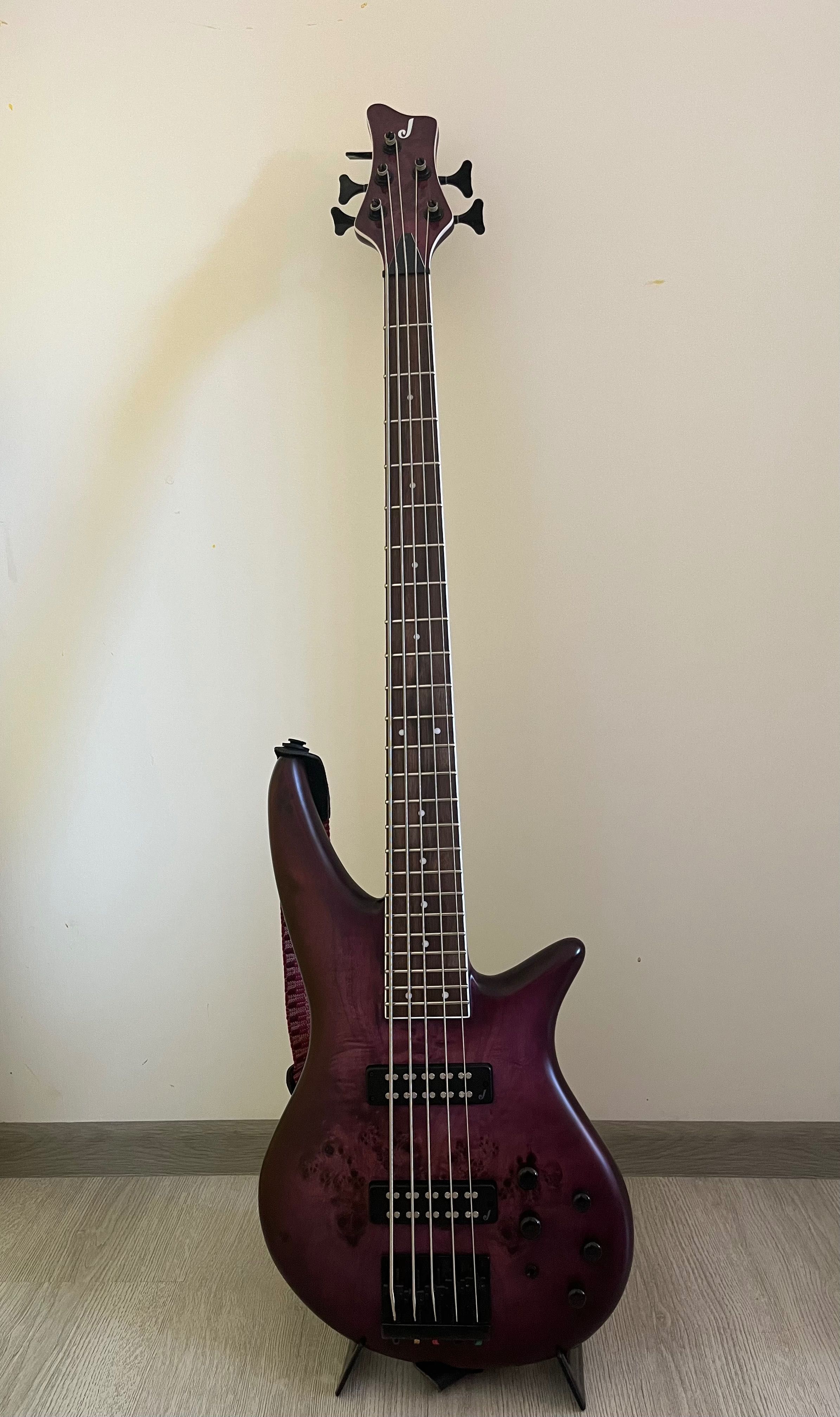 Бас китара Jackson X Series Spectra