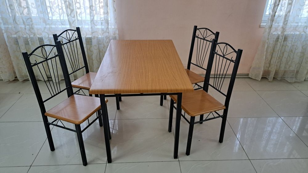 Комплект стол + стулья