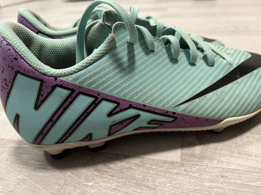Бутонки Nike номер 38,5