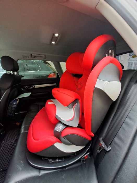 Cybex стол за кола