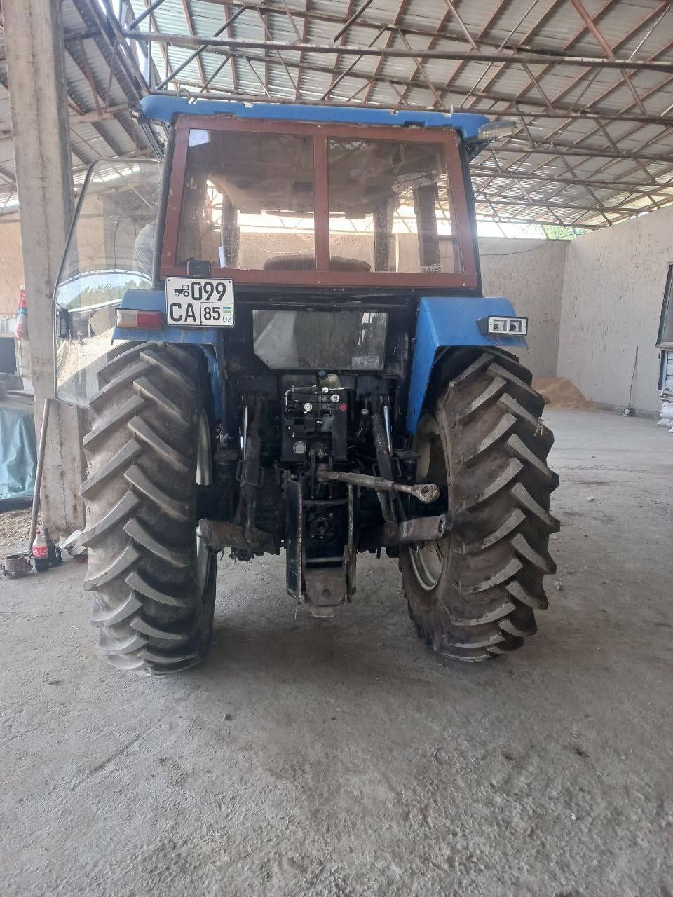 Traktor sotiladi