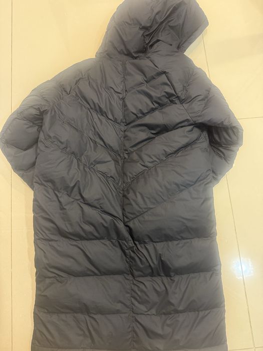 Vând geacă lungă,Nike,stare impecabilă