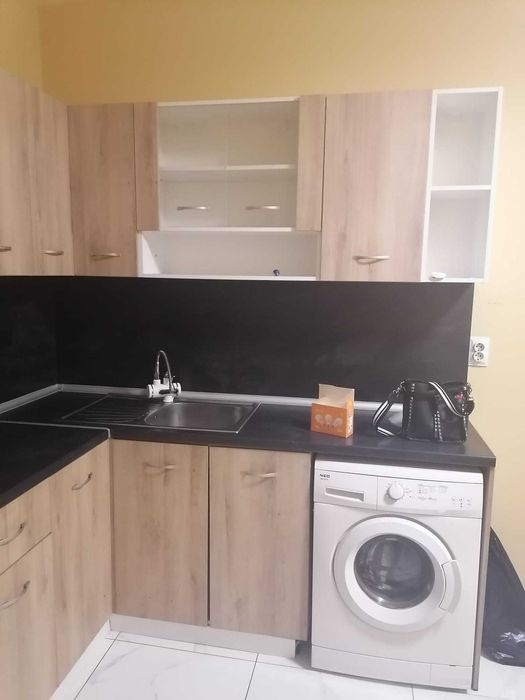 Кухня без уреди. Кухнески модул.