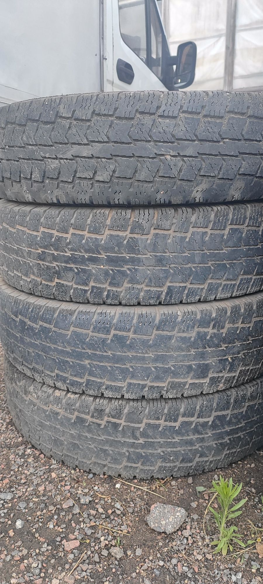 Шины Б/У 185/75R16c , 215/65R16