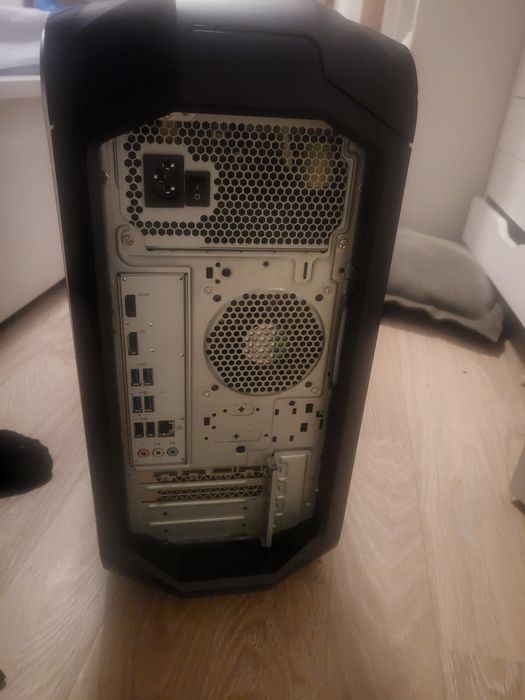 Legendarul Acer Predator g6 cu placa video GTX 1080 TI