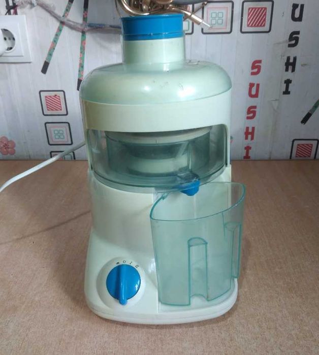 ПРОДАМ Советскую соковыжималку!