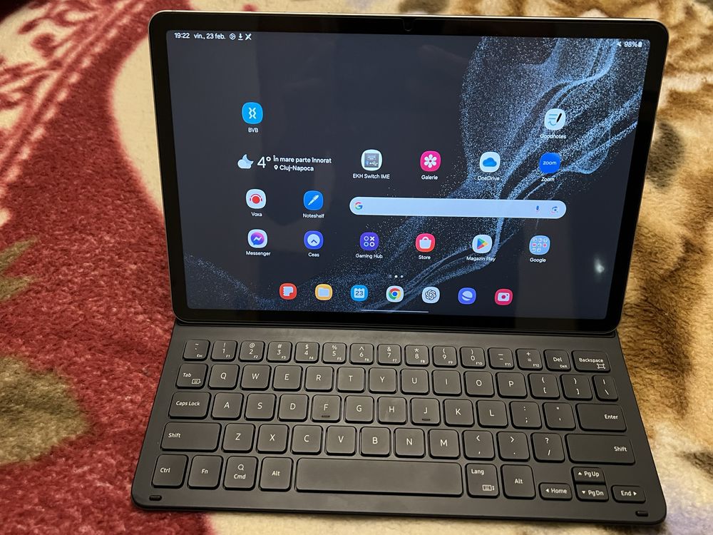 Samsung tab S8. Cu tastatura originala Samsung si stilou incluse