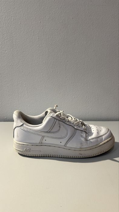 Nike Air Force 1 albi originali – purtați, mici defecte