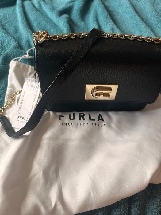 Оригинална нова чанта furla с етикет