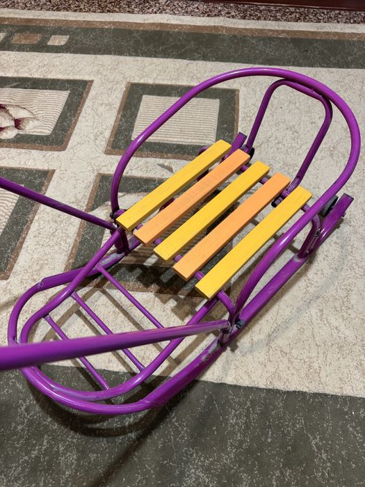 Продам Санки 3000 тенге