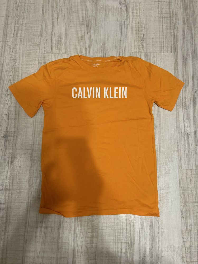 Нова тениска на Calvin Klein