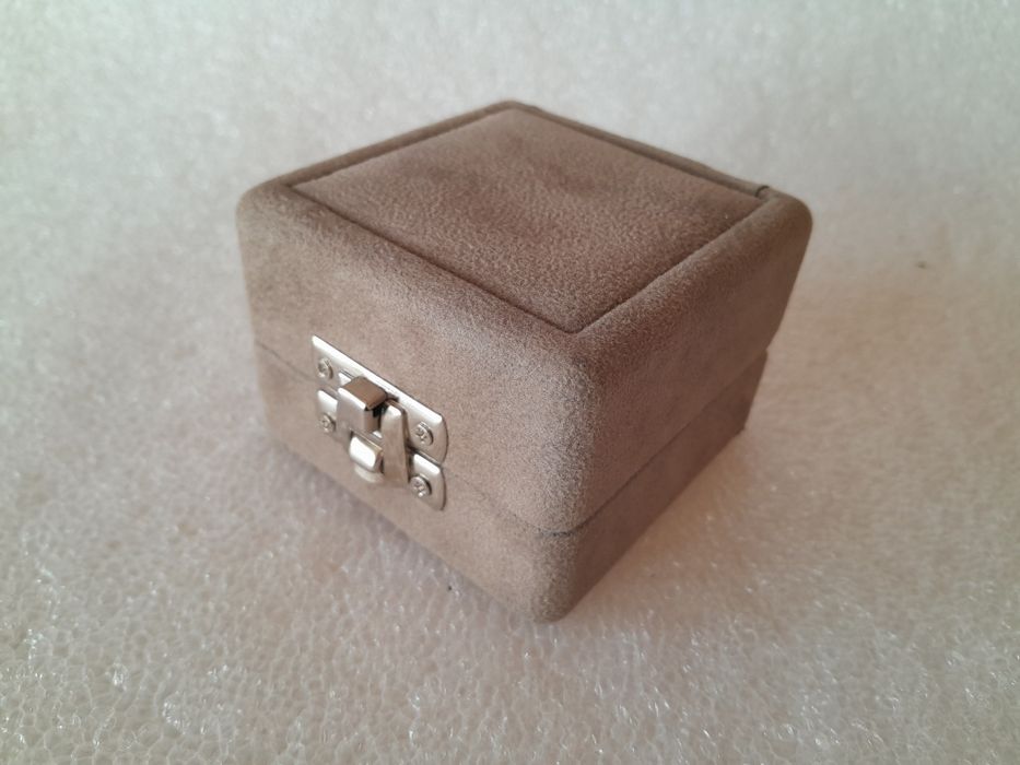 Кутийка за пръстен, бижу