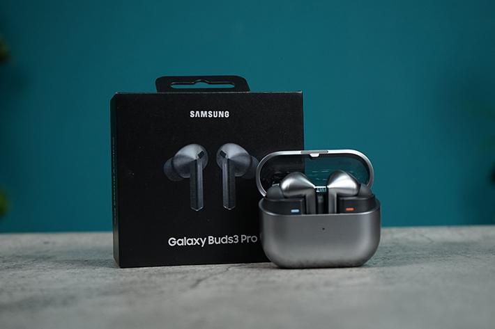 Слушалки Galaxy buds нови