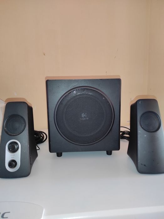 Sistem Logitech 2.1 Z523
