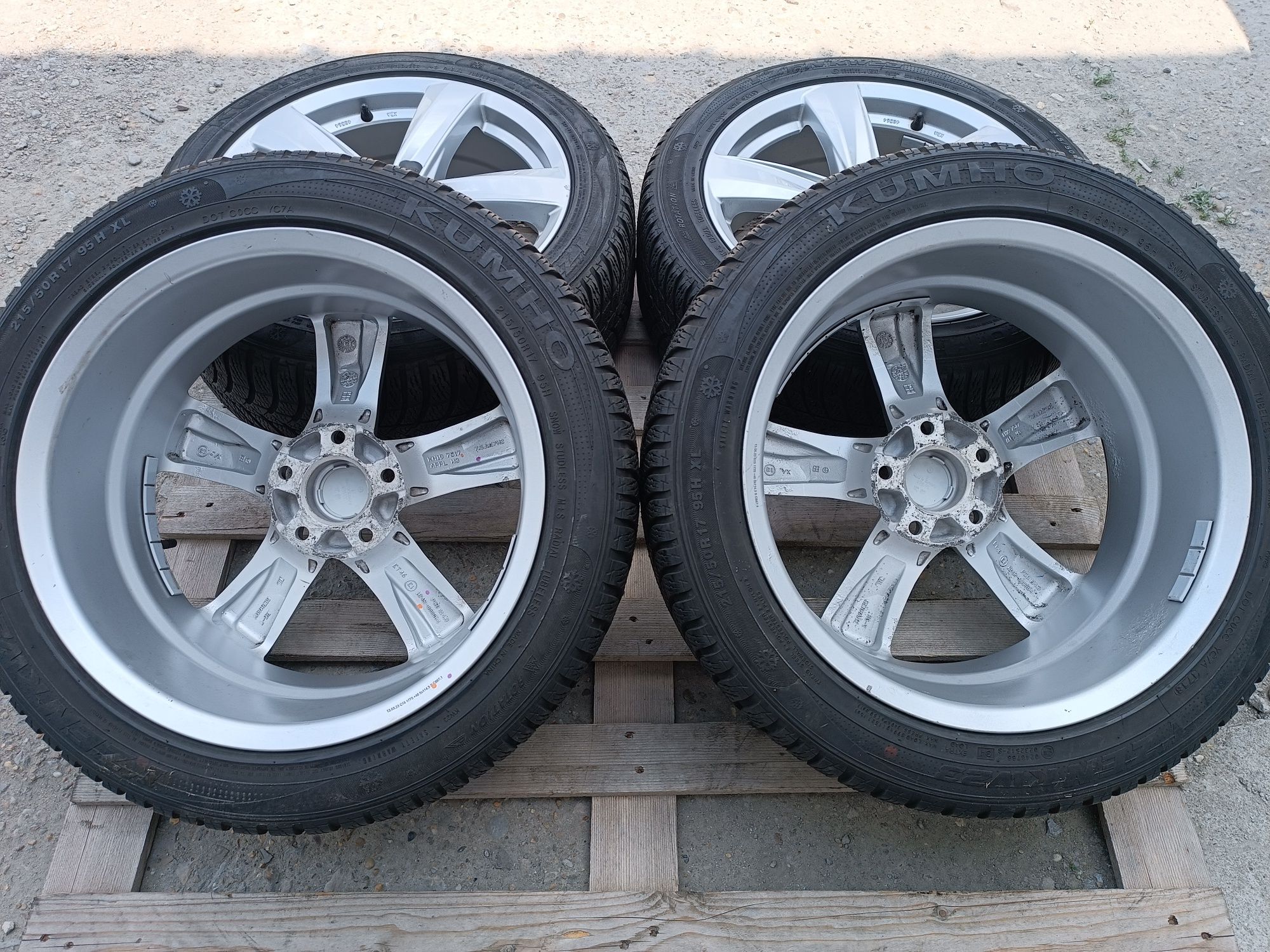 Лети джанти 17ки 5х114.3 Hyundai + зимни гуми 215/50/17 Kumho