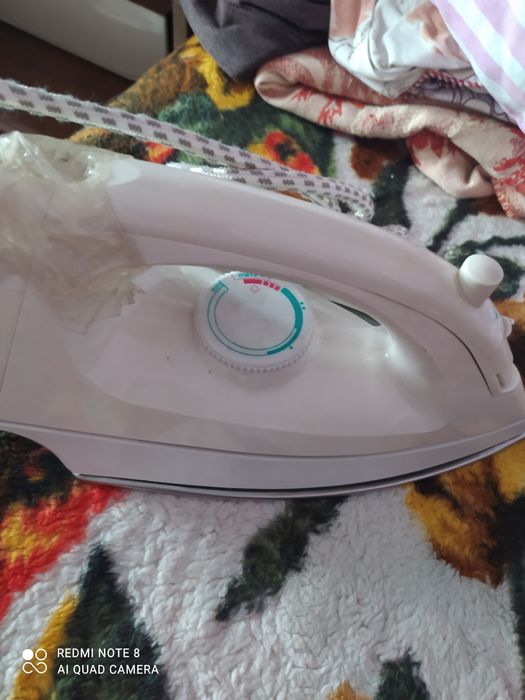 Паравой утюг совершенно новый Белвош