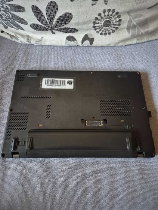 Lenovo Tinkpad X240 cu  I5-2,5gb -Generatia-a4-a cu HDD 500 gb.
