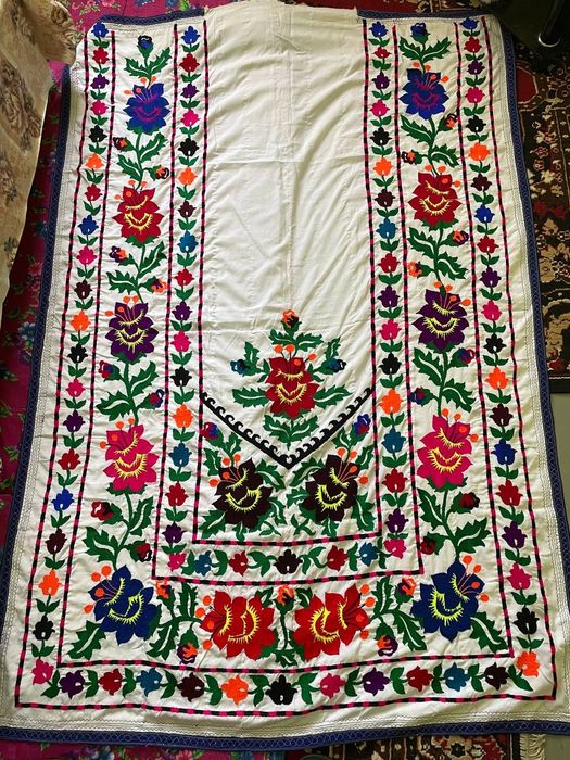 Qo'lda tikilgan kashta, handmade