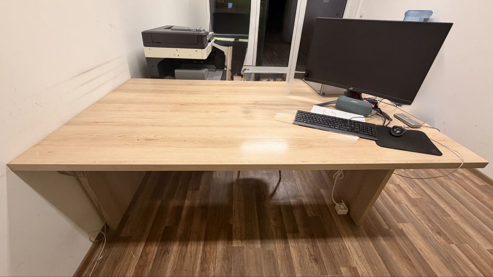 офис обзавеждане – шкаф, скрин ( нощно шкафче) и бюро