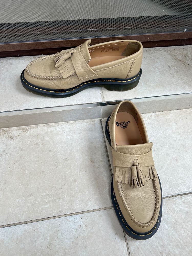 Dr.Martens Adrian Beige