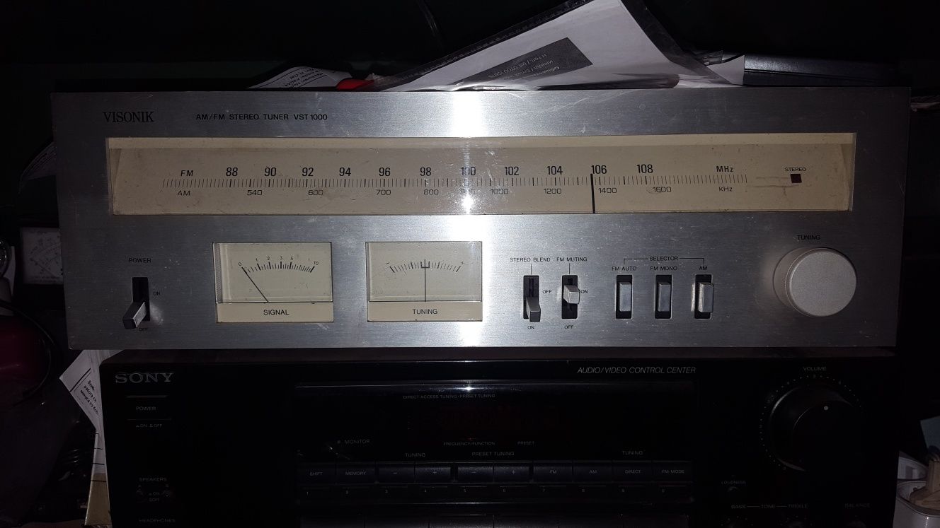 Стерео тунер FM отлично състояние