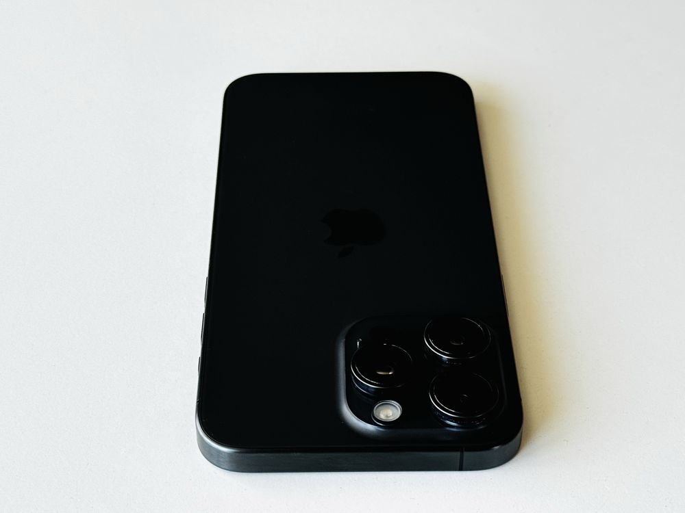 Iphone 15 Pro Max 256GB Black Titanium Гаранция 6 месеца