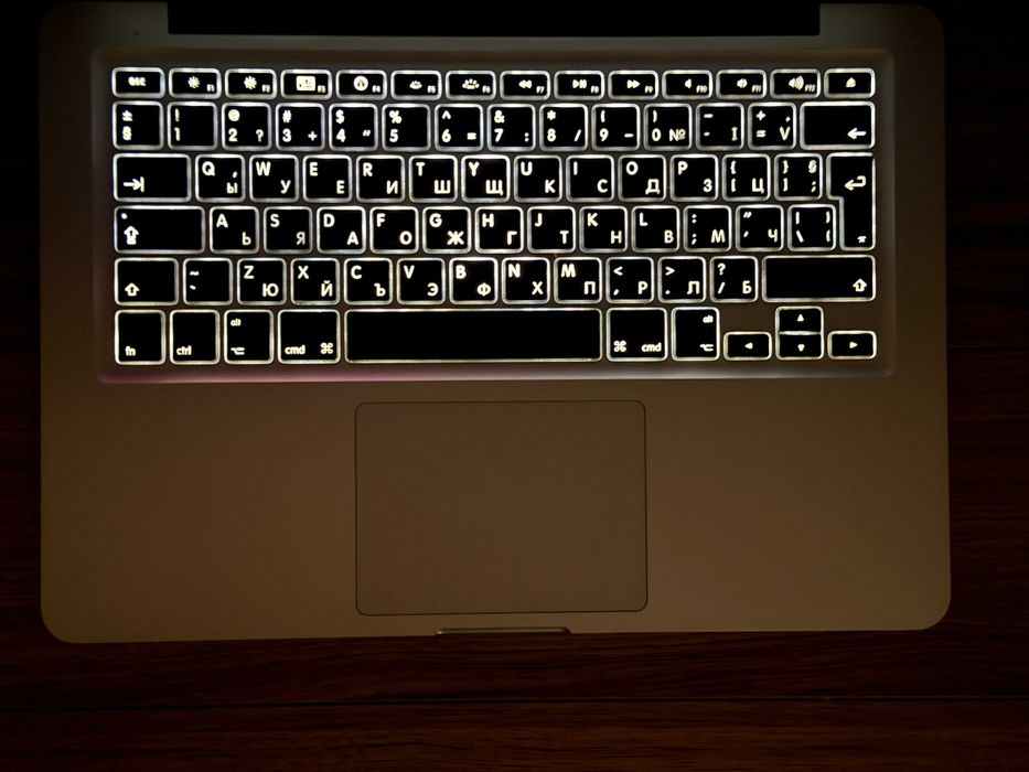 MacBook Pro 13 2009`Intel P7550/4GB RAM/160GB HDD/Nvidia 9400M/Бат 5ч