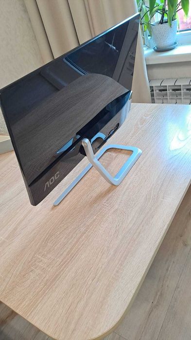 Монитор AOC 21.5"