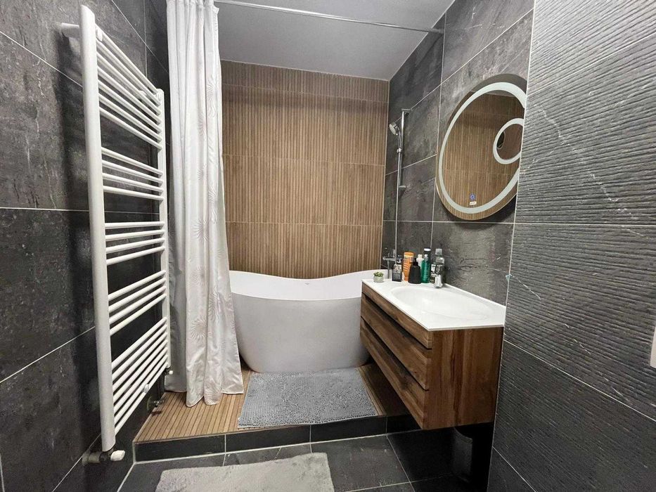 Pers fizică, vand ap cu 3 camere, complet mobilat, loc parcare și boxă