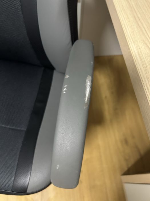 Стол за офис