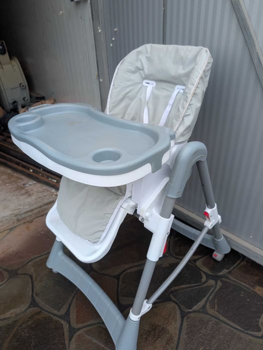 Scaun masă bebe - pliabil și complet