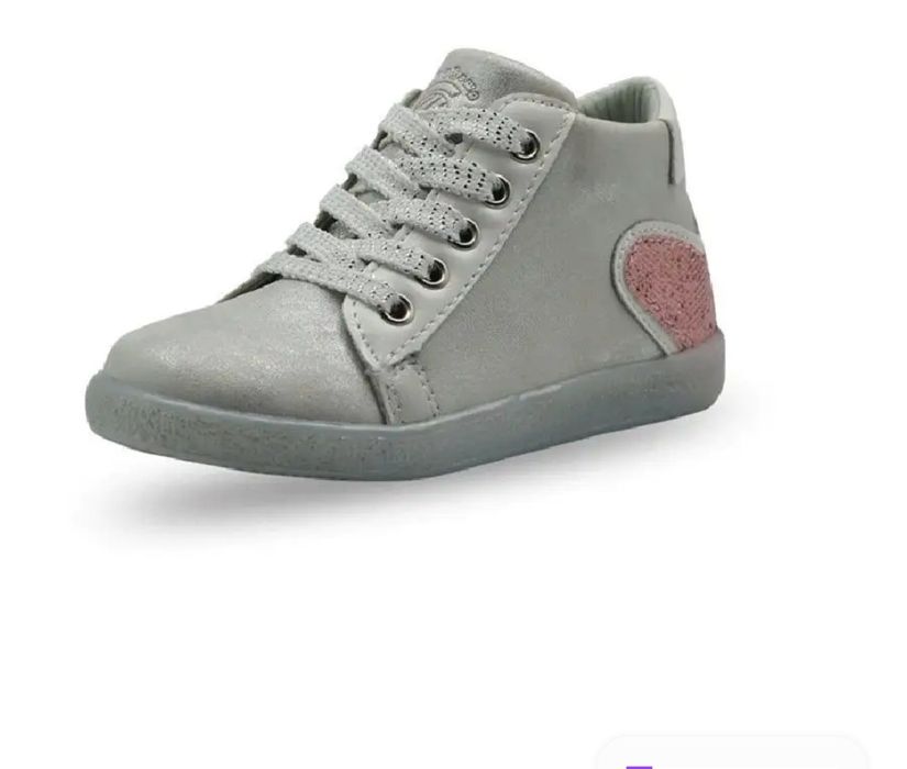 Детские весенние ботиночки, кроссовки разные  , размеры 20.21.22