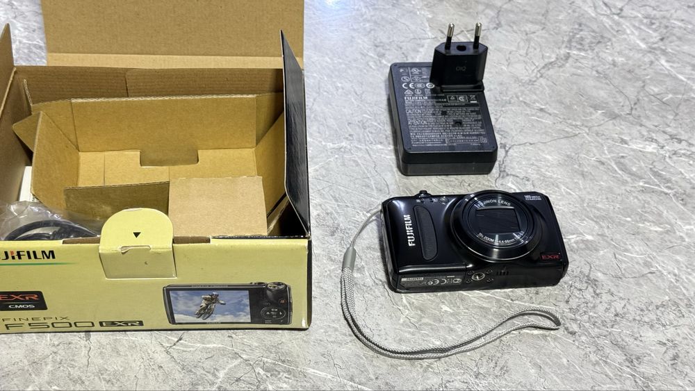 Продаётся фотоаппарат Fujifilm F500