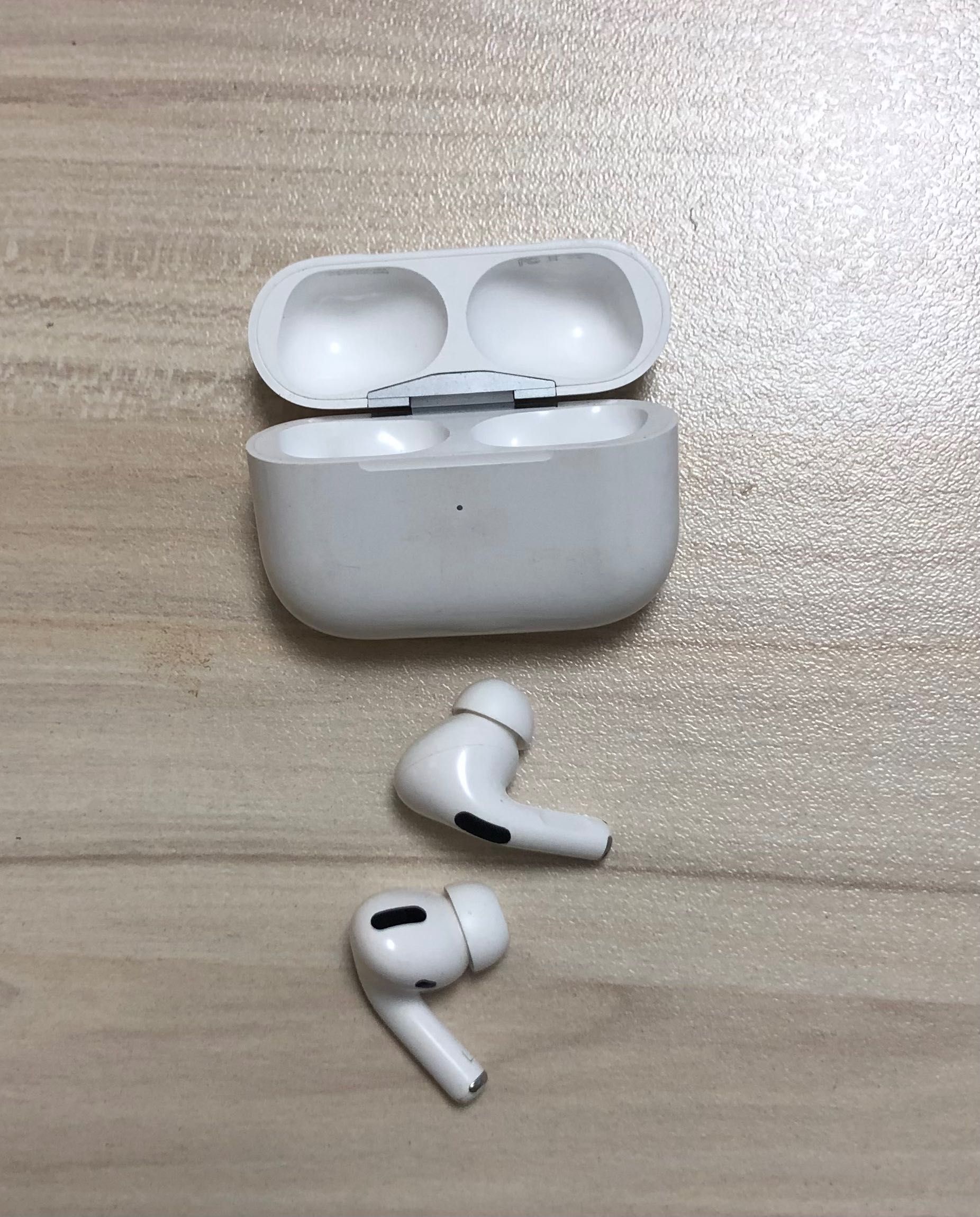Apple Airpods pro  - слушалки