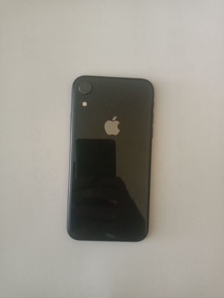 Продам Iphone XR