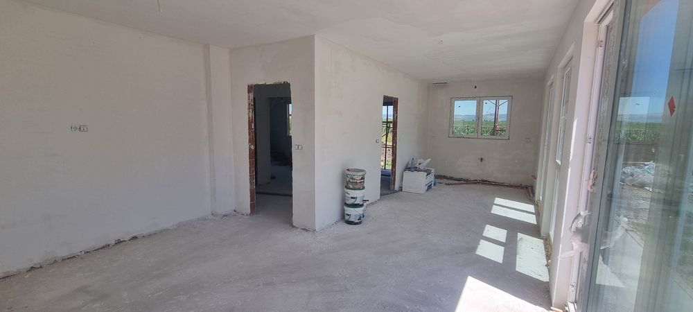 Къща в Божурище с.Хераково