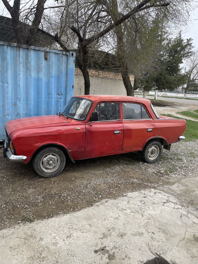 Moskvich 412 xamma joyi yaxshi yurib turgan moshin